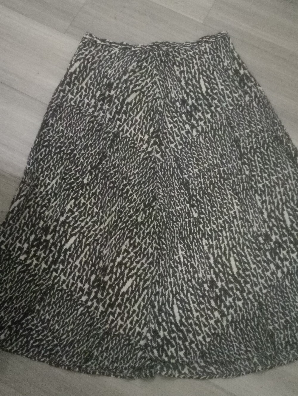NWOT: GARNET HILL; 100% SILK, A-LINE SKIRT, BLK/WHT, SZ:6.